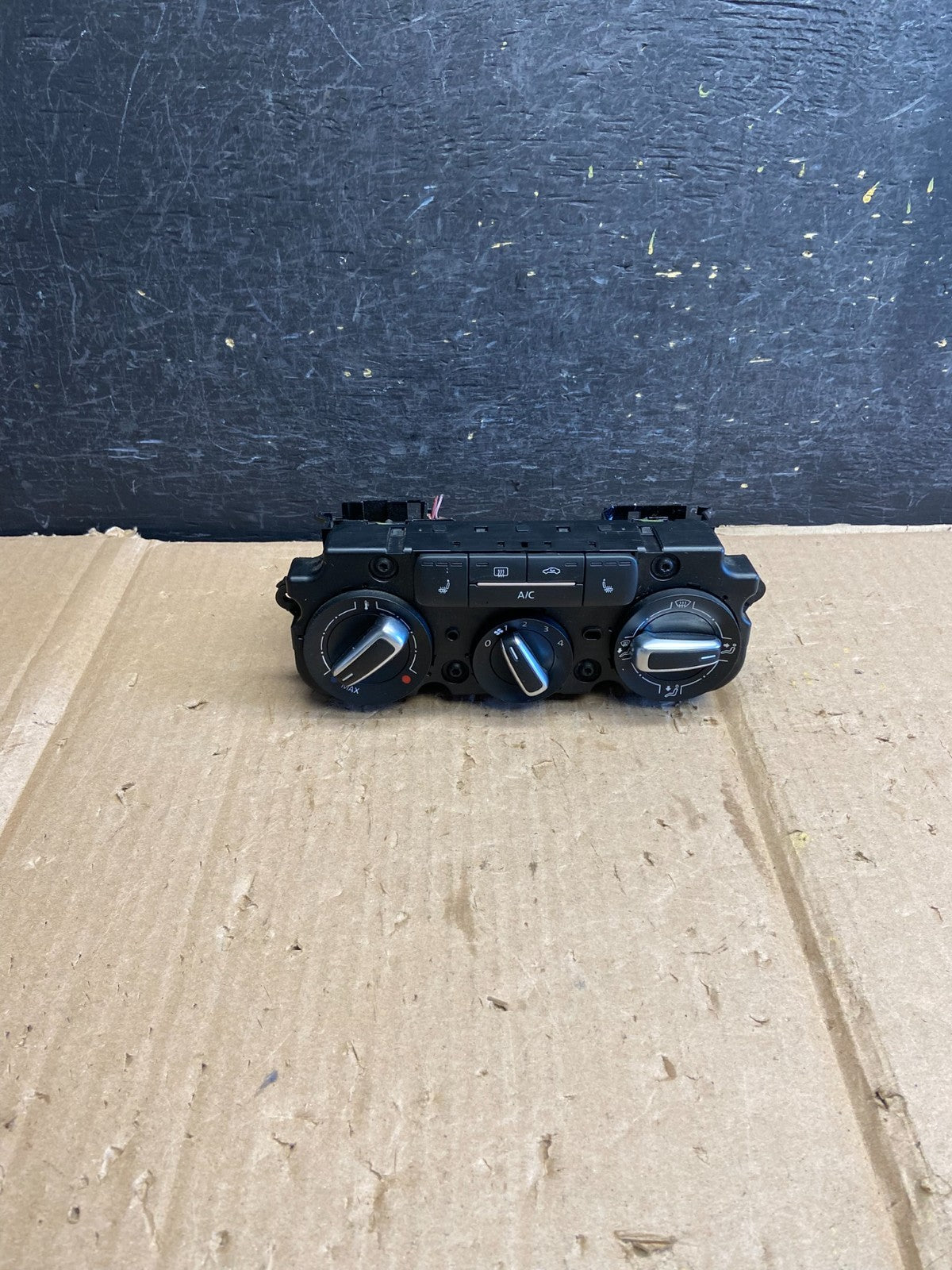 2011 - 2014 Volkswagen Jetta Center Climate Control Panel AC Heater AI2788 DG0