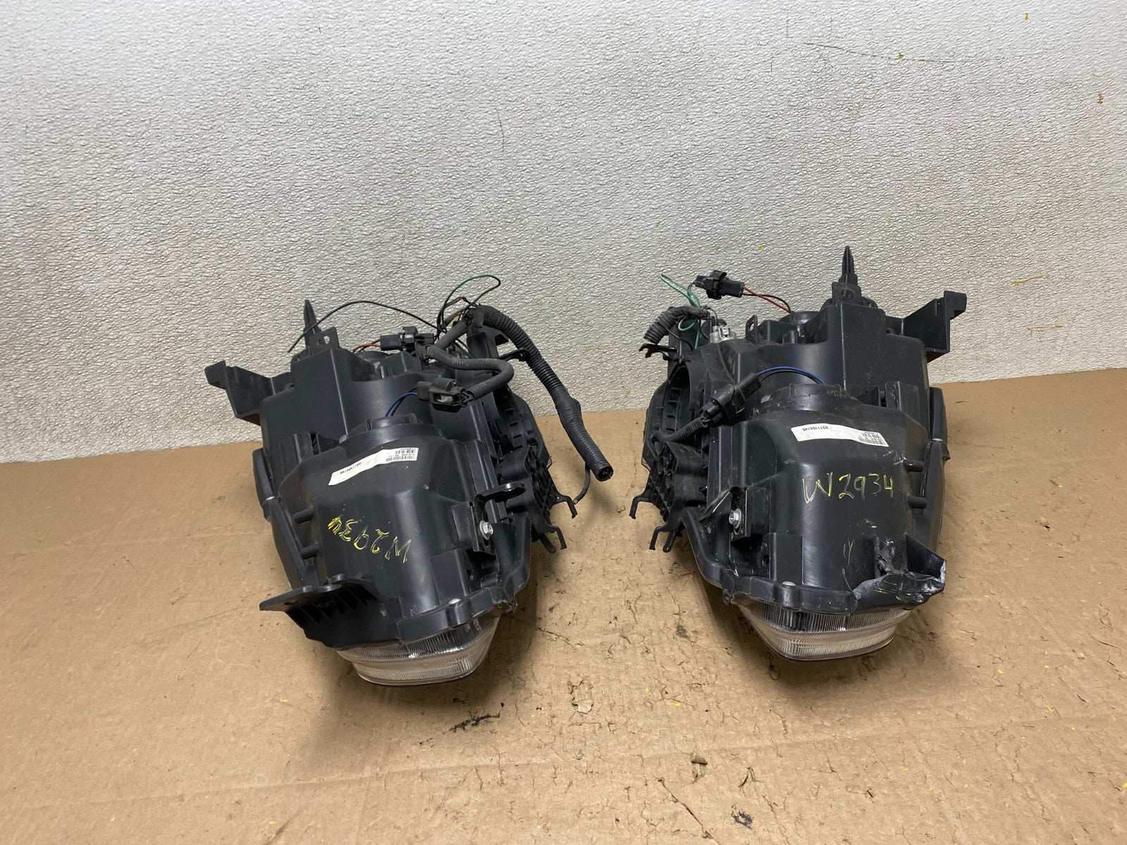 LED 2009 to 2014 Nissan Maxima Left+Right Set  Headlight Aftermarket W2934 DG9