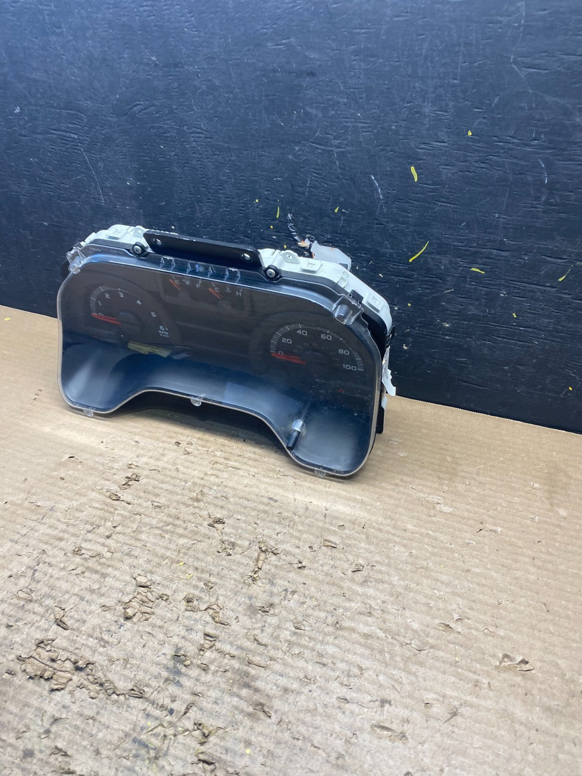 2011 to 2013 Ford E150 E250 E350 VAN Gauge Speedometer Cluster s8976 DG1