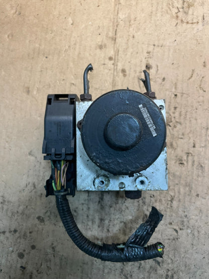 2002 2003 Ford Explorer ABS Anti Lock Brake Pump Module T2749 DG5