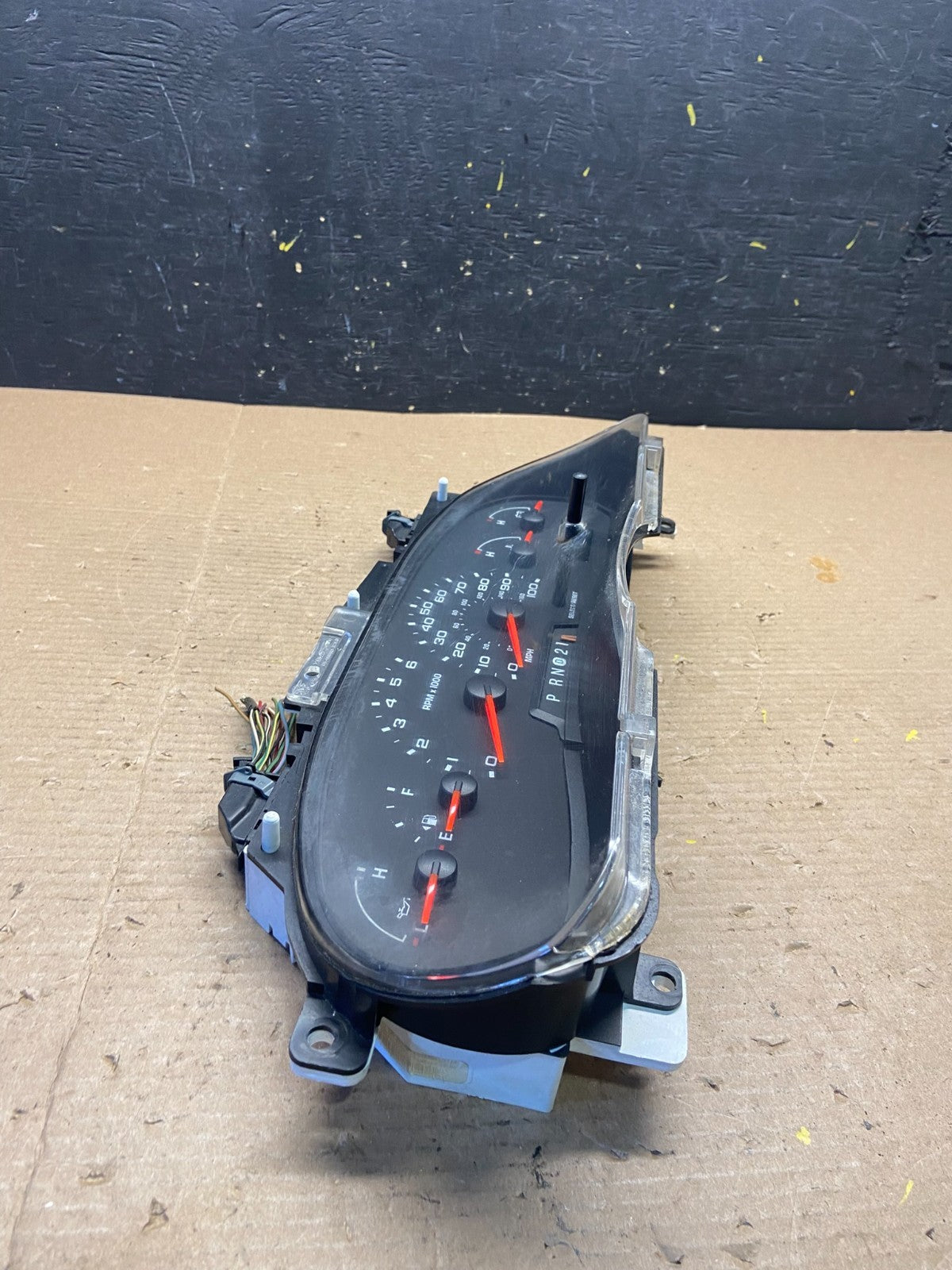 2004 to 2008 Ford E150 E250 E350 Gauge Speedometer Cluster Q9729 DG2