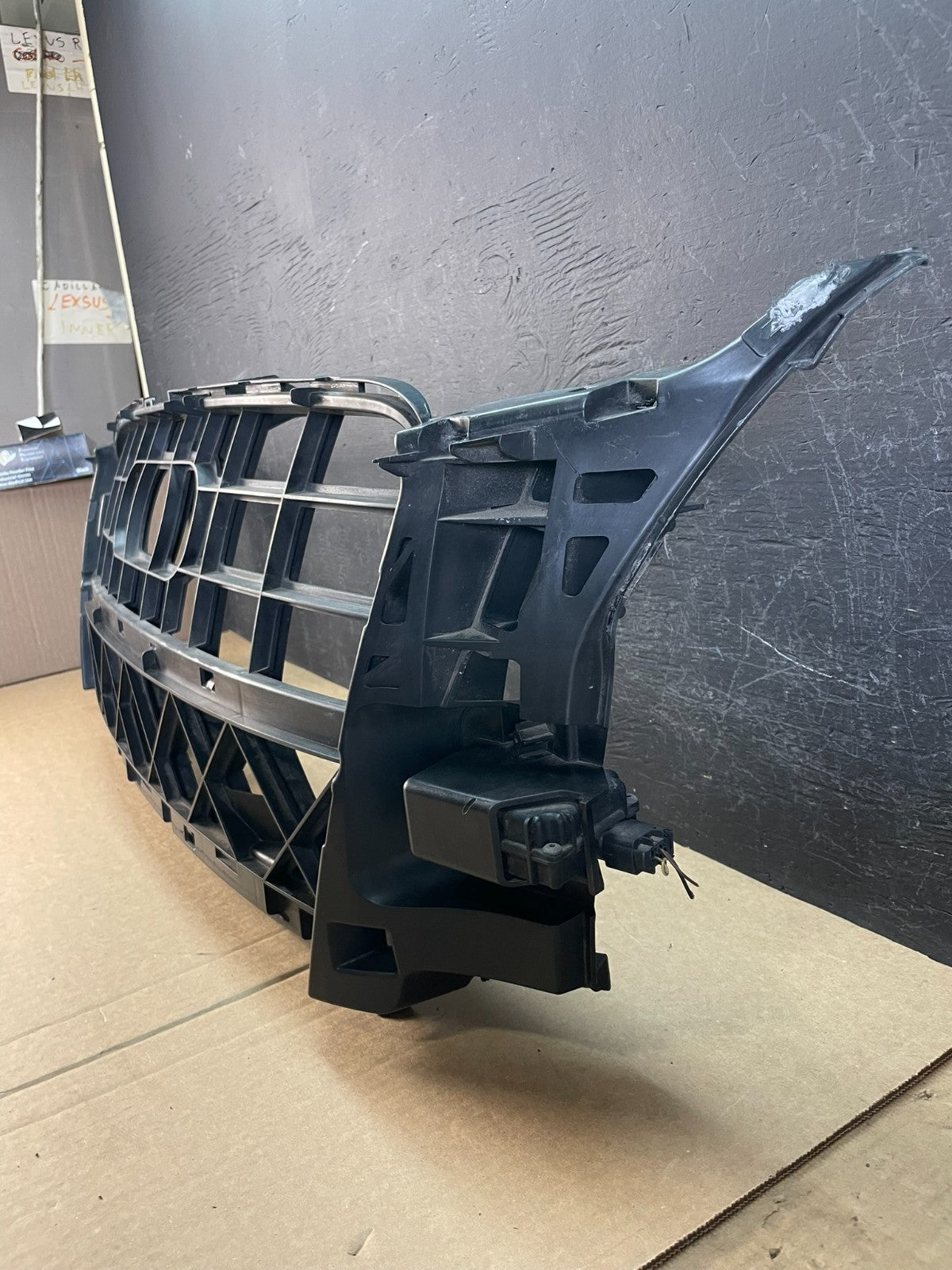 2007 2008 2009 Audi Q7 Front Bumper Cover Grill Support Reinforcement ac9958 DG1