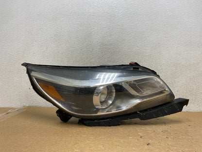 2013 to 2016 Chevrolet Malibu Right Passenger Headlight Xenon HID AH8520 DW0