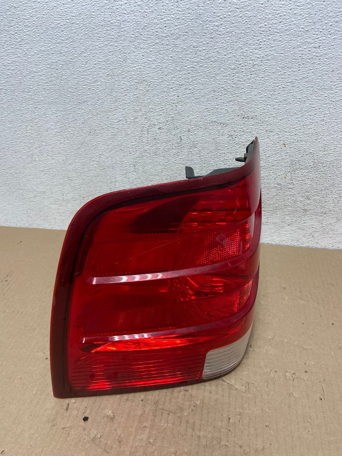 2003 2004 2005 2006 Ford Expedition Left Driver Lh Tail light AE9645 LK2