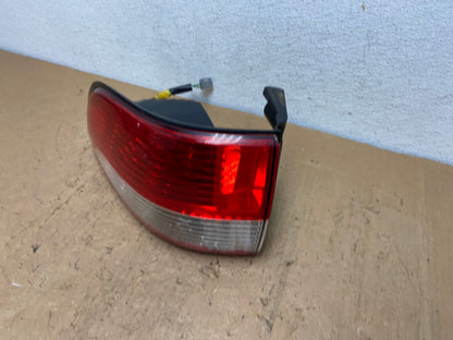 2001 2002 2003 Toyota Sienna Left Driver Lh Side Tail Light AD0662 LK1