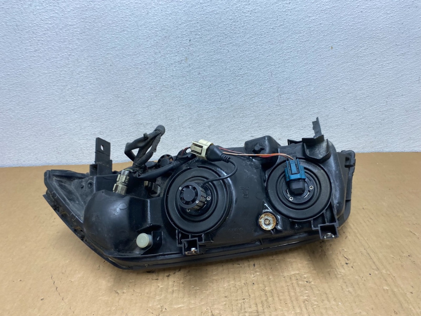 2001 to 2003 Acura MDX Passenger Right RH Headlight AC7768 DW4