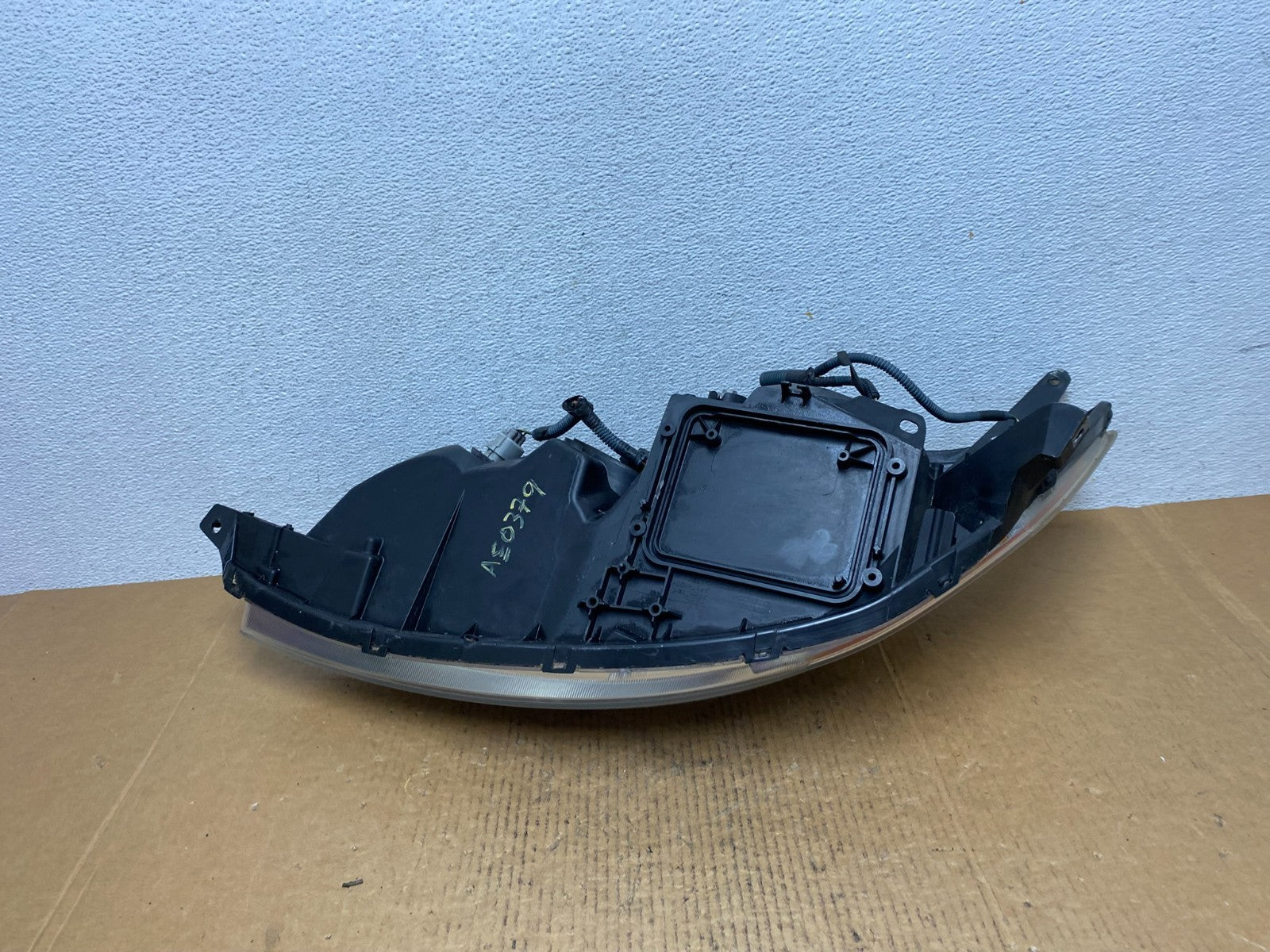 2006 to 2010 Toyota Sienna Right Passenger Rh Side Headlight Halogen AE0379 DW7