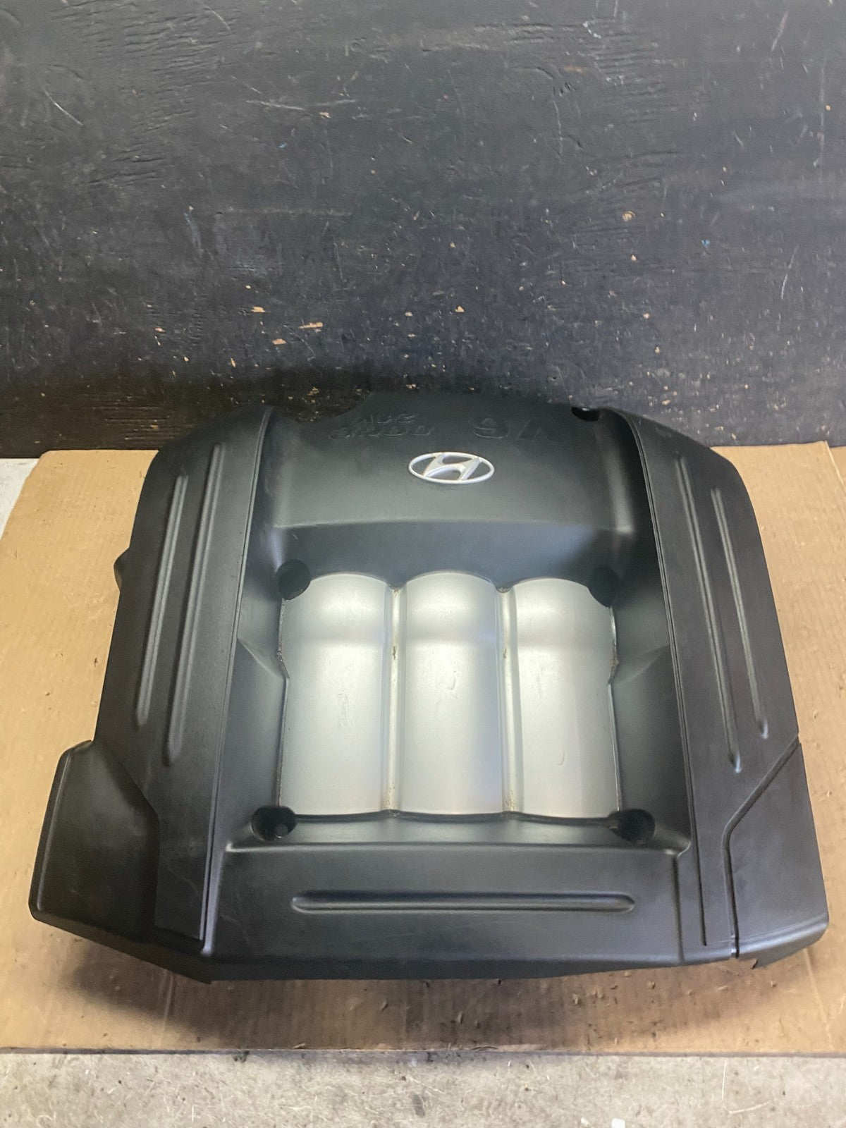 2001 - 2005 Hyundai Santa Fe 2.7L V6 Engine Motor Cover q5897 DG1