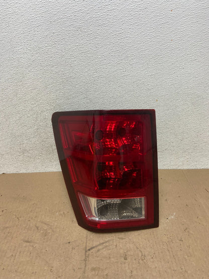 2005 to 2006 Jeep Grand Cherokee Left Driver Side Lh Tail Light AG4927 LK0