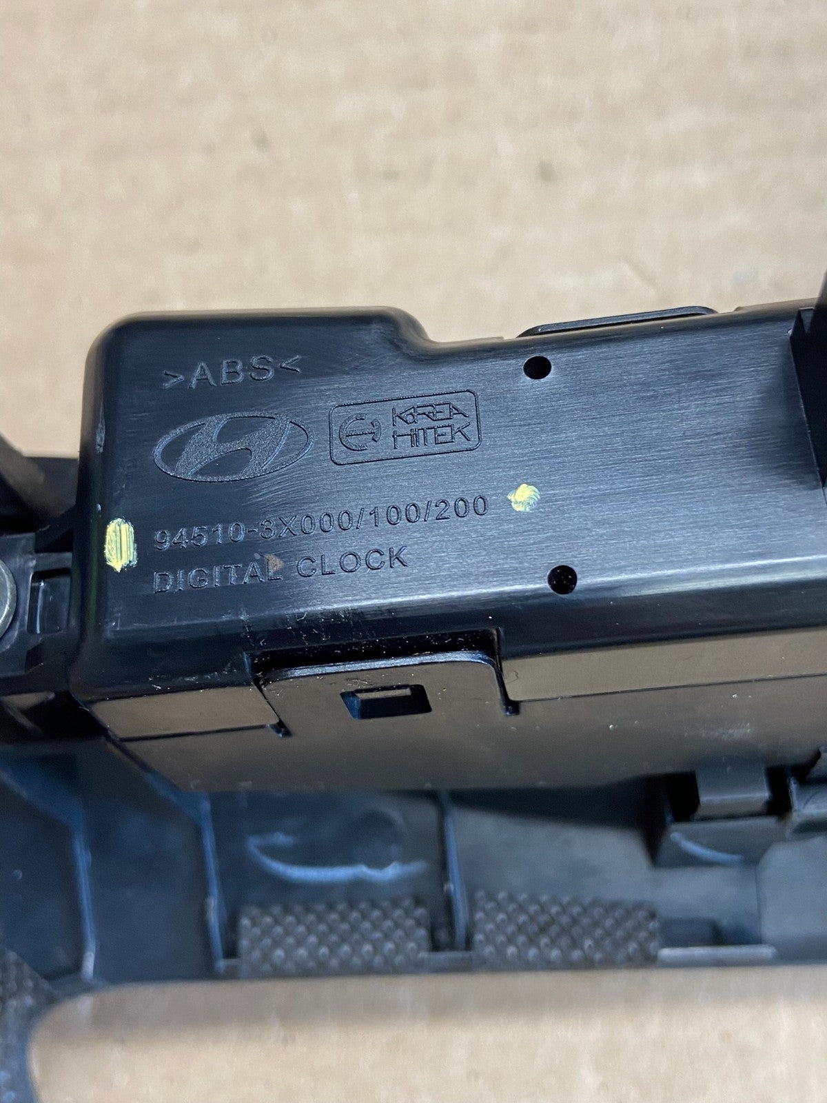 2011-2013 Hyundai Elantra Dash Radio Bezel Clock Display Trim ah3521 DG4