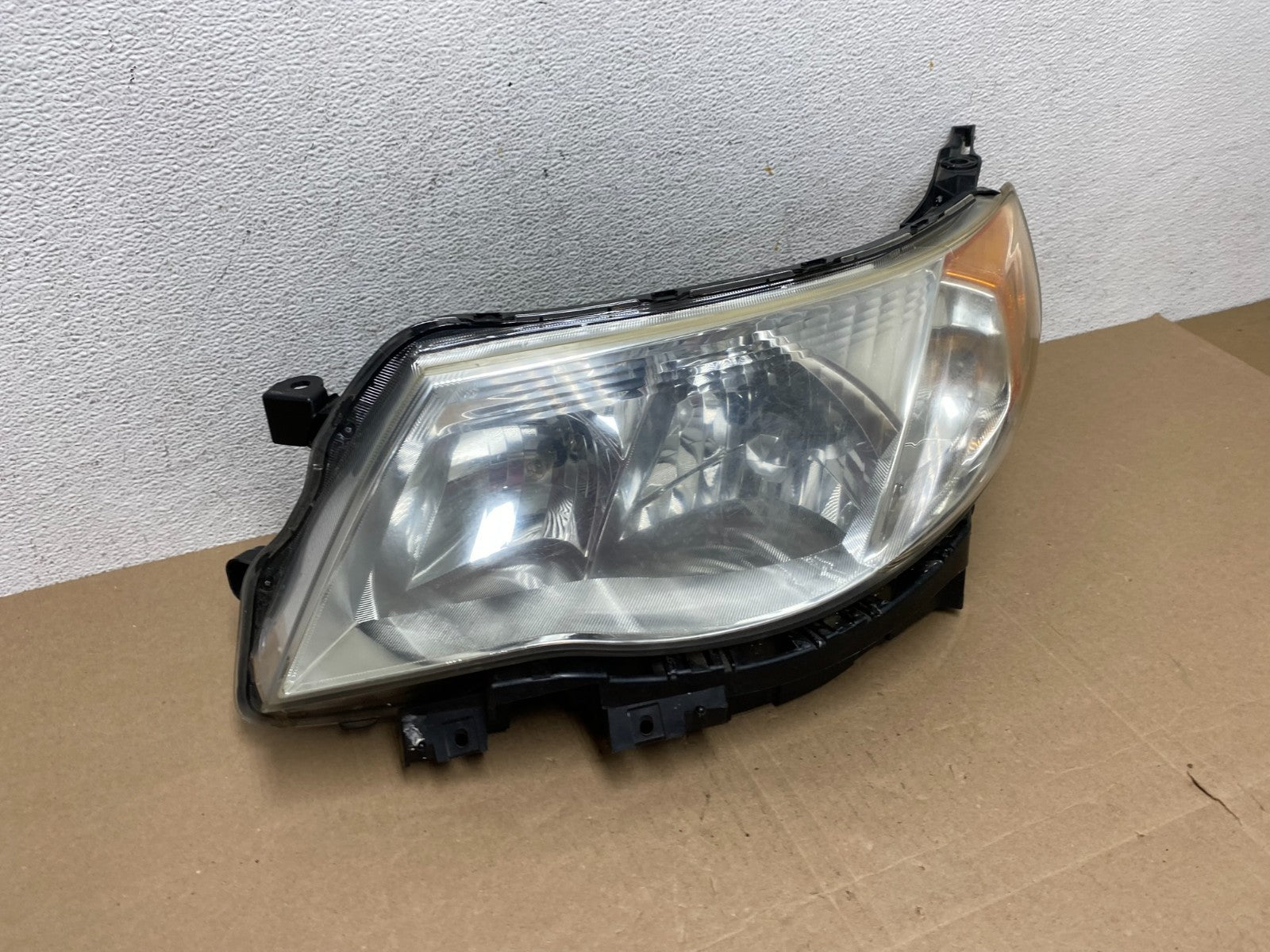 2009-2013 Subaru Forester Left Driver LH Halogen Headlight AE4907 DW2