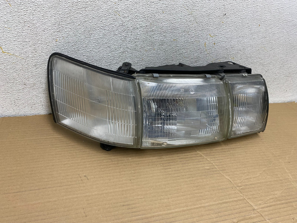 1990 to 1994 Lexus LS400 Right Passenger Side Halogen Headlight OE AH2386 DG1