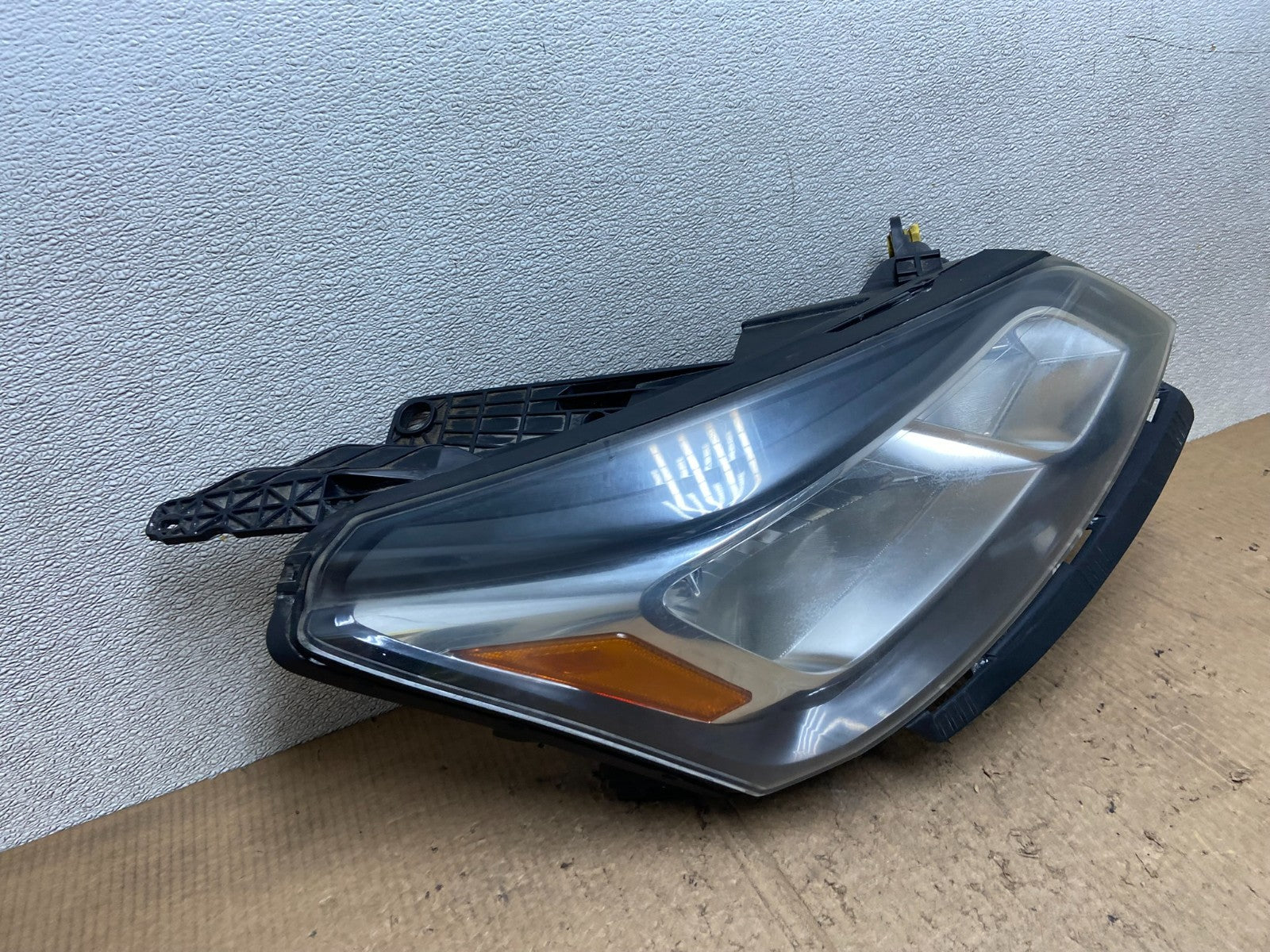 2013-2017 Chevrolet Traverse Right Passenger Side Halogen Headlight AA8413 DW2
