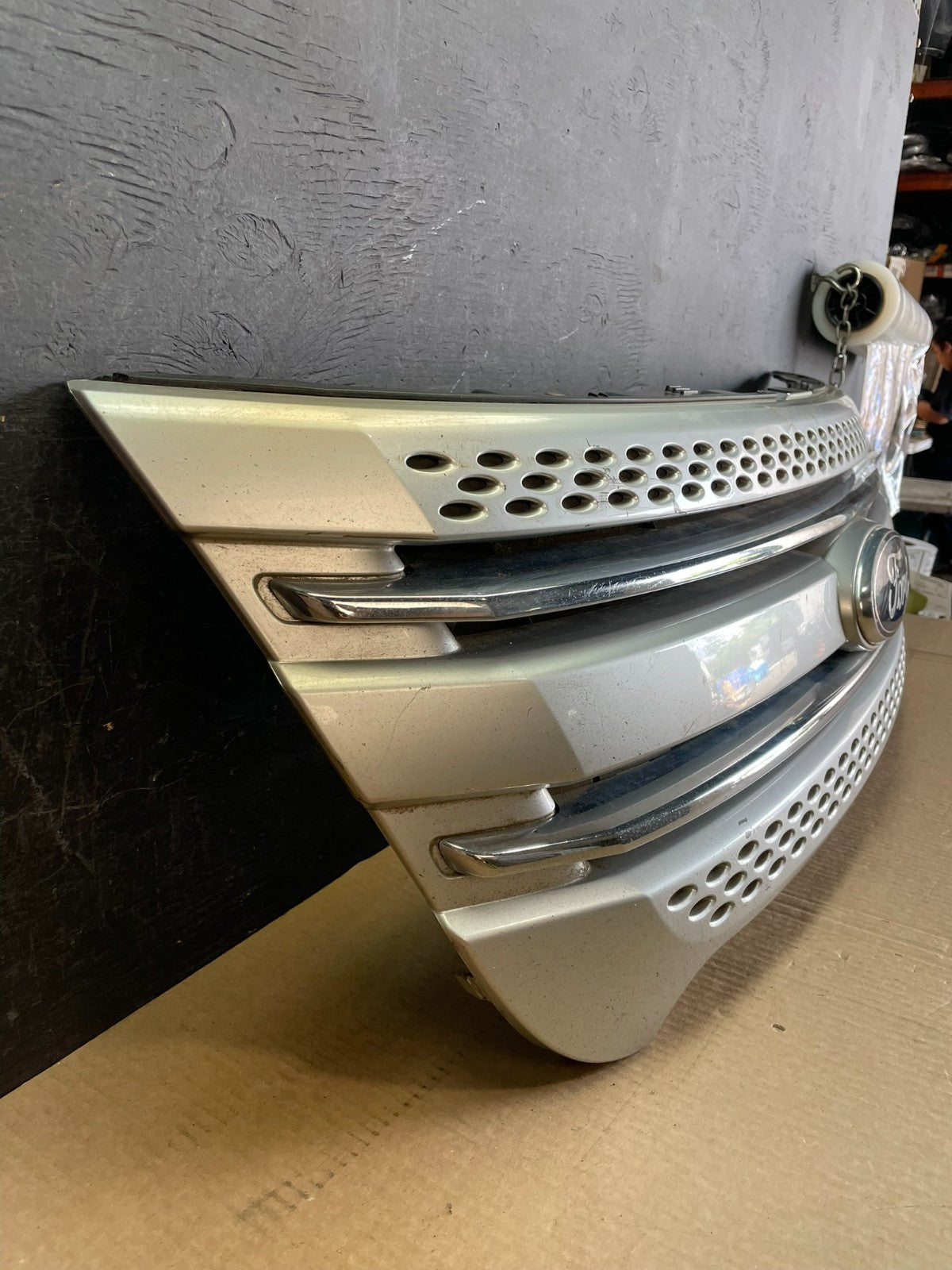 2011 to 2015 Ford Explorer Upper Front Grill Grille af3775 DG2