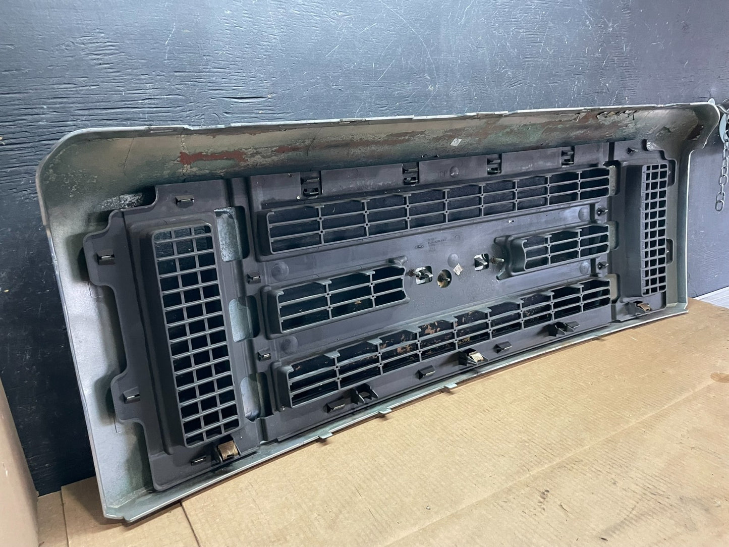 2008 to 2014 Ford Econoline E150 E250 Front Upper Chrome Grill Grille aa9105 DG9