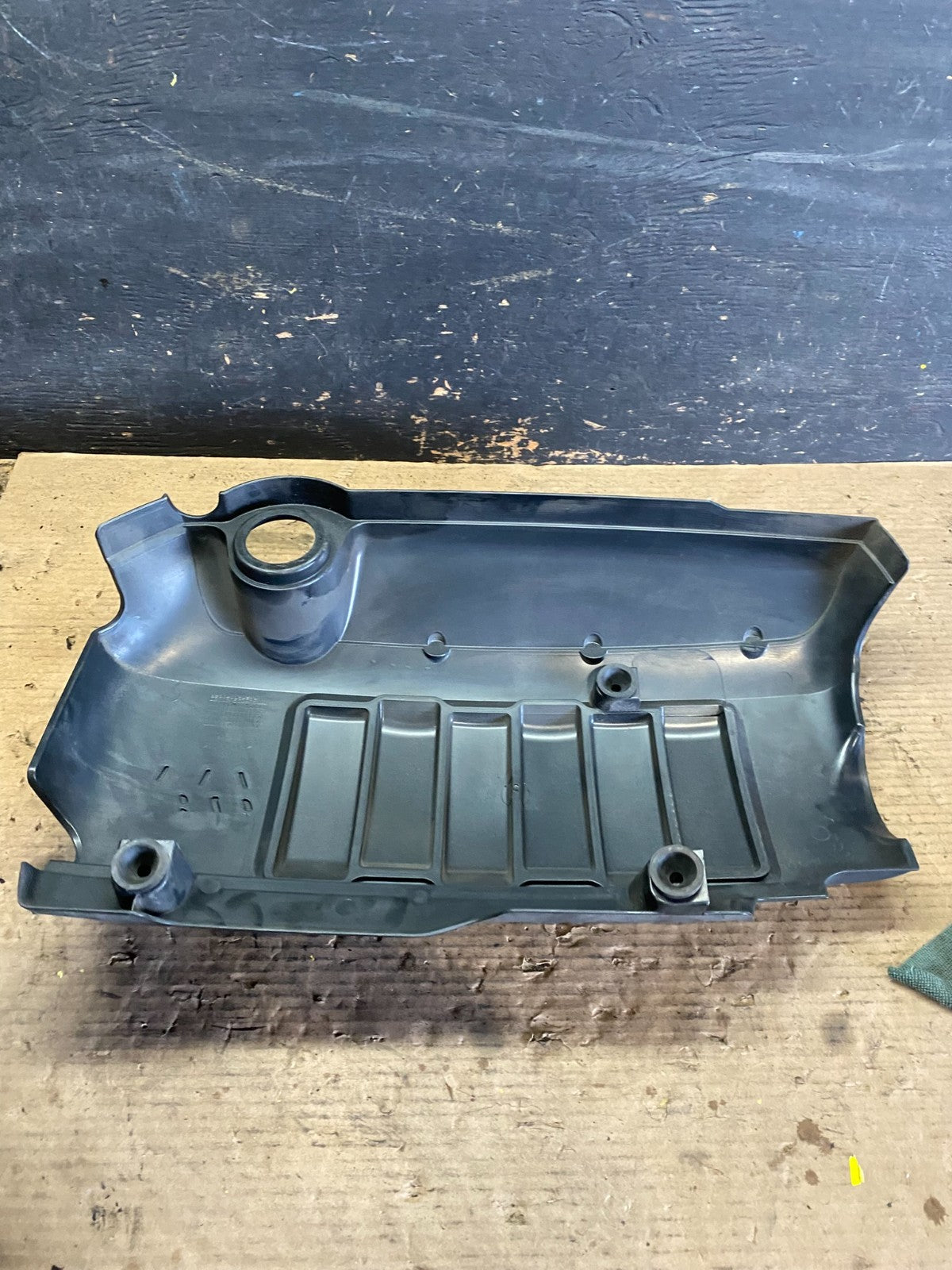 2007 to 2008 GMC Acadia 3.6L VVT Engine Cover Shield OEM S5901 DG4