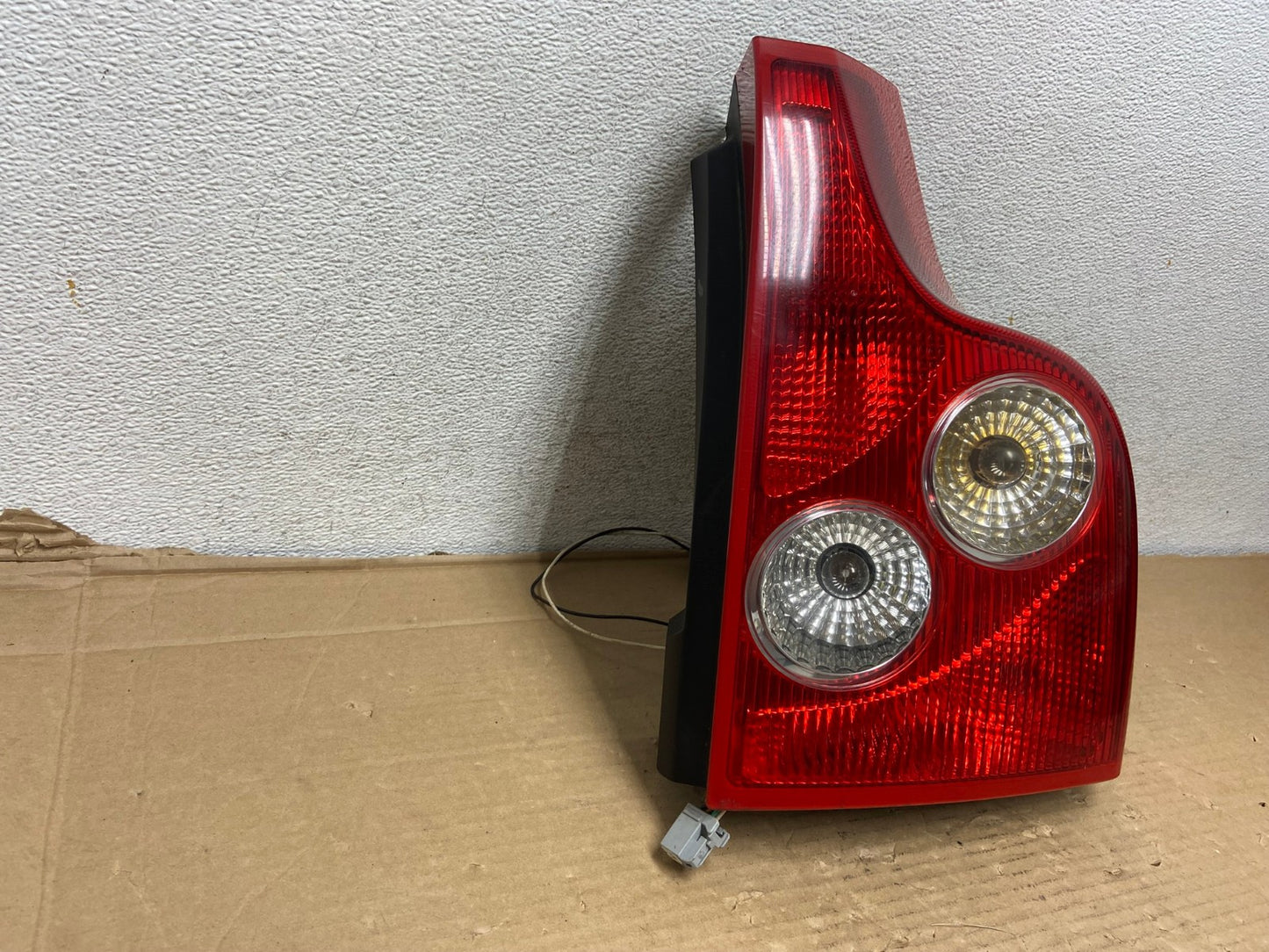 2003 2004 2005 2006 Volvo XC90 Right Passenger RH Lower Tail Light AG9259 LK1