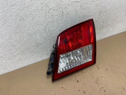2002-2004 Infiniti i35 Inner Right Passenger Rh Side Tail Light AE9570 LK2