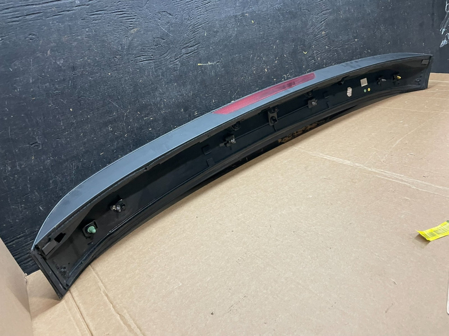 2007 to 2009 AUDI Q7 Rear Tailgate Spoiler W/ 3RD Third Brake Light OEM Z5730 DG11