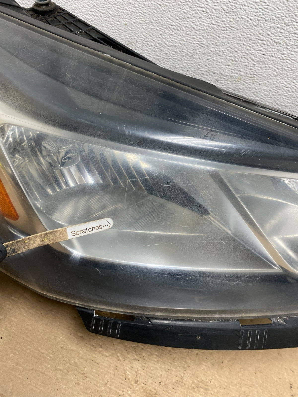 2013-2017 Chevrolet Traverse Right Passenger Side Halogen Headlight AF4959 DW3