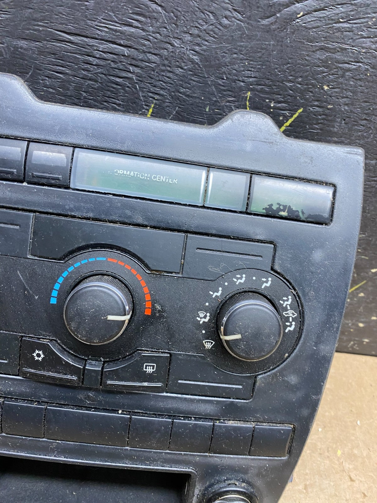 2005 2006 2007 Jeep Commander Grand Cherokee A/C Climate Control Bezel Z9748 DG1