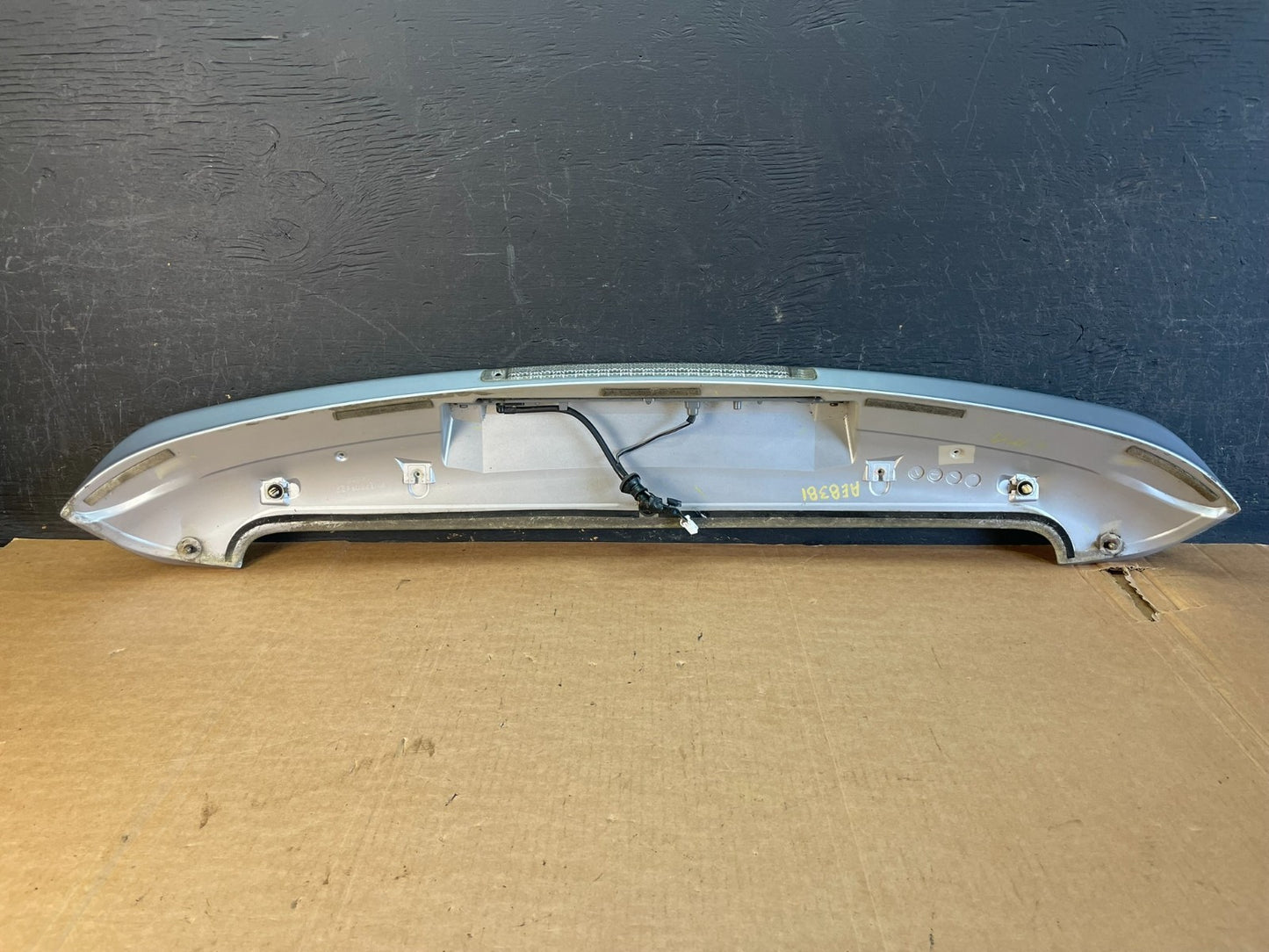 2005 to 2006 Mitsubishi Outlander Rear Spoiler LED Brake Light AE8381 DG3