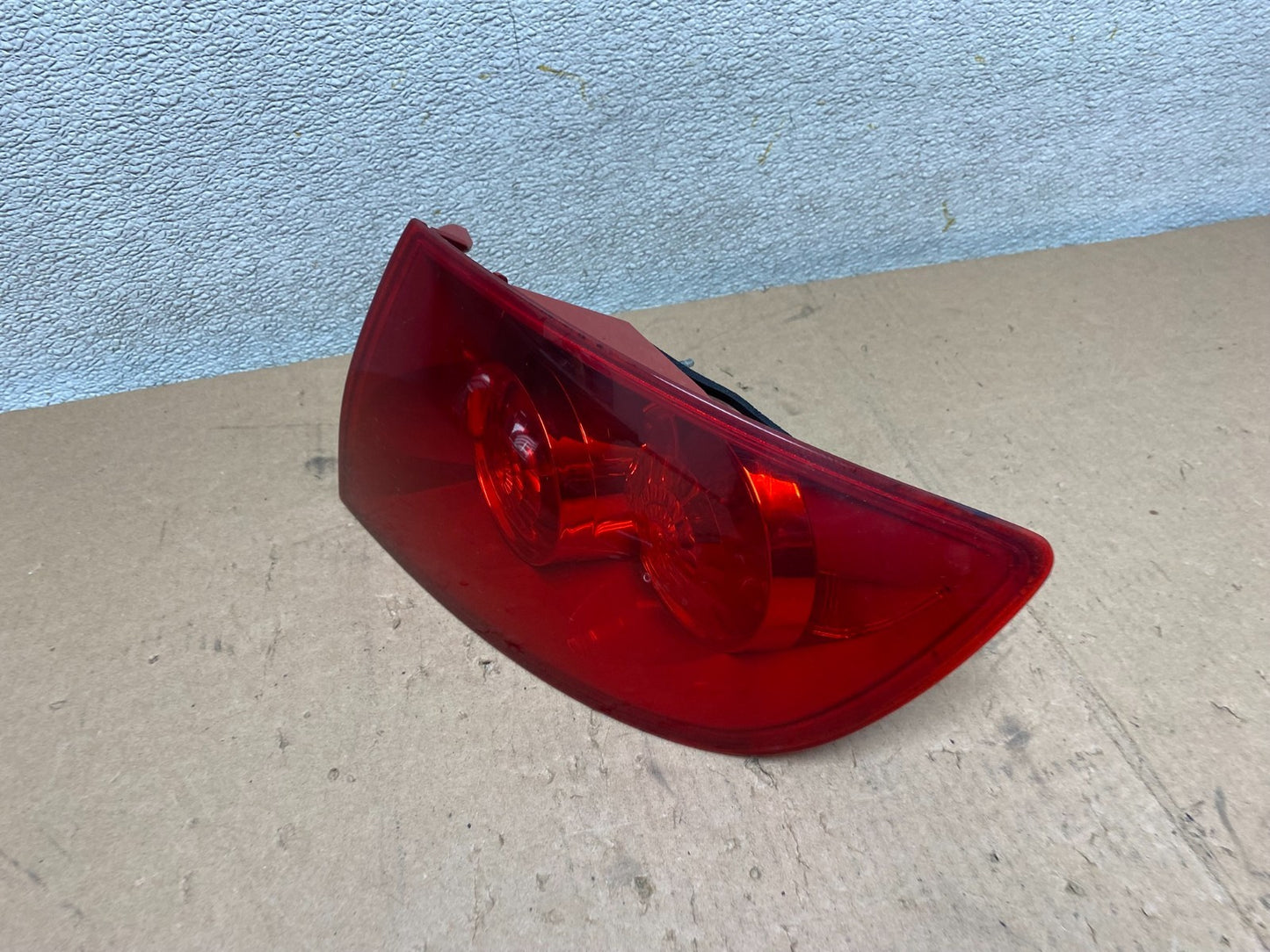 2004 2005 2006 Mazda 3 Sedan Right Passenger RH Side Tail Light S3895 DW2