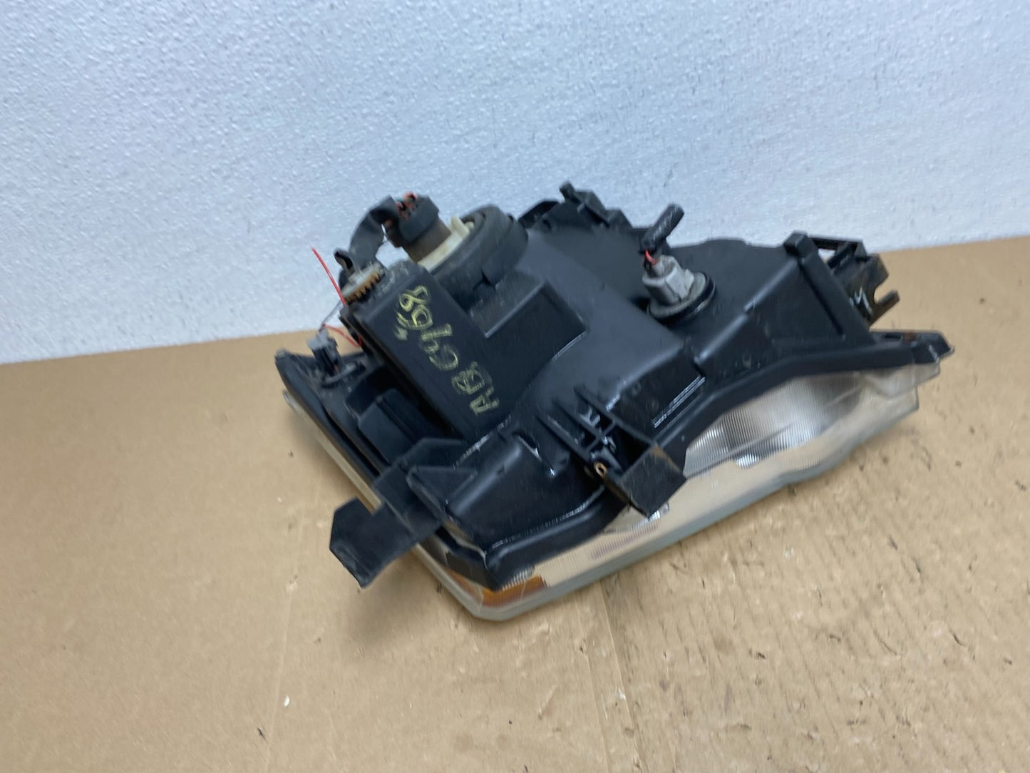 2005 - 2015 Nissan Xterra Driver Left LH Side Headlight AB6968 DW6