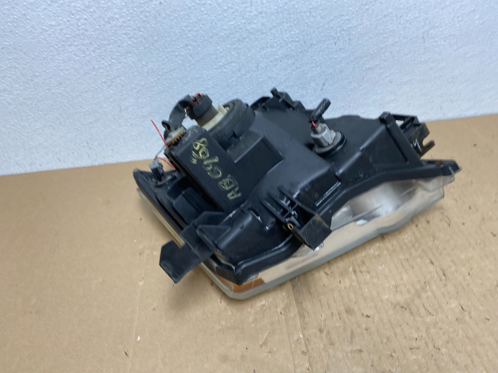 2005 - 2015 Nissan Xterra Driver Left LH Side Headlight AB6968 DW6