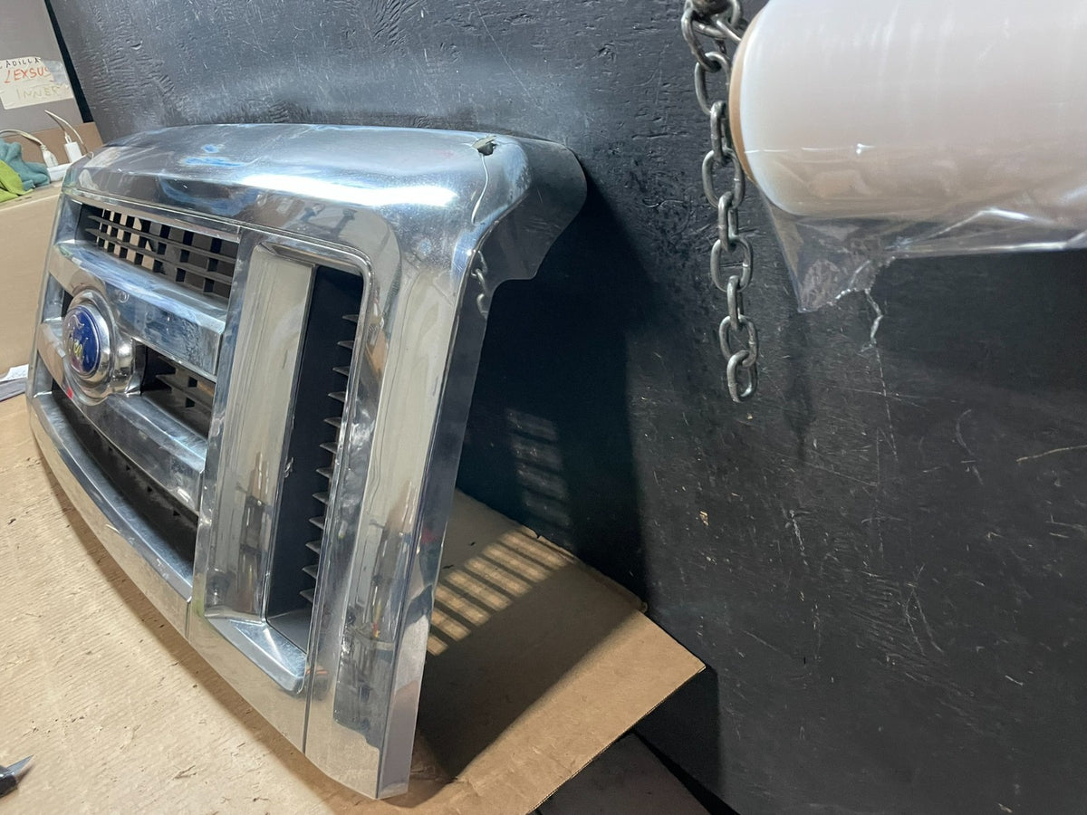 2008 to 2014 Ford Econoline E150 E250 Front Upper Chrome Grill Grille u6087 DG1