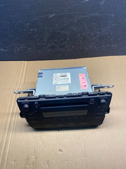 2010 to 2011 Toyota Prius Radio Stereo Receiver Aux Disc CD Player ad1679 DG3