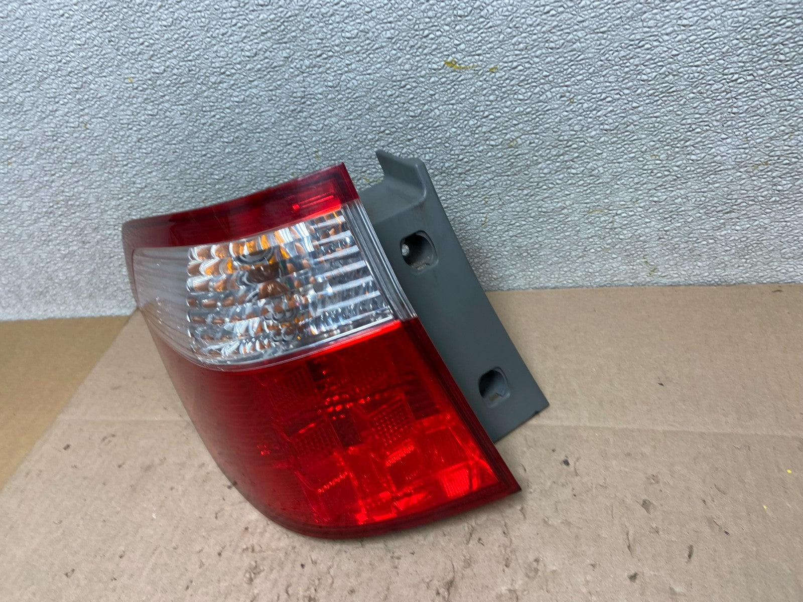 2005 2006 2007 Honda Odyssey Left Driver LH Side Tail Light Z6329 DW1