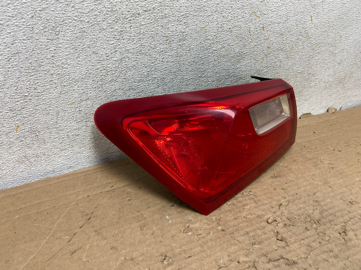 2016 - 2020 Chevrolet Malibu Left Driver LH Side Tail Light AH9247 LK1