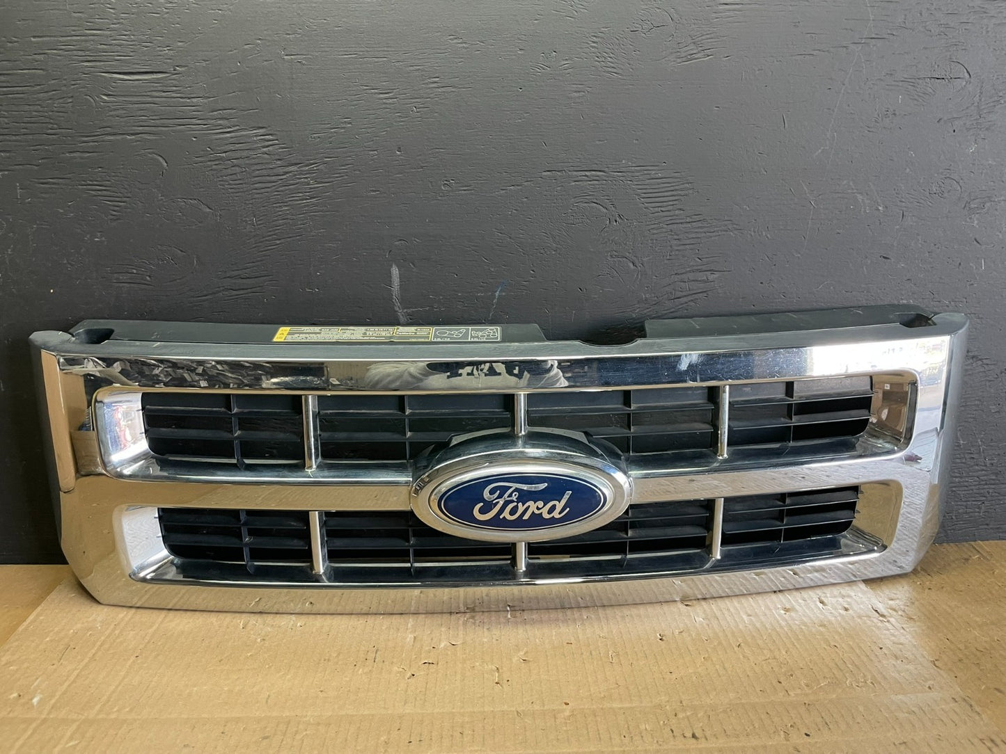 2008 to 2012 Ford Escape Front Upper Grill Grille Oem AB7687 DG0