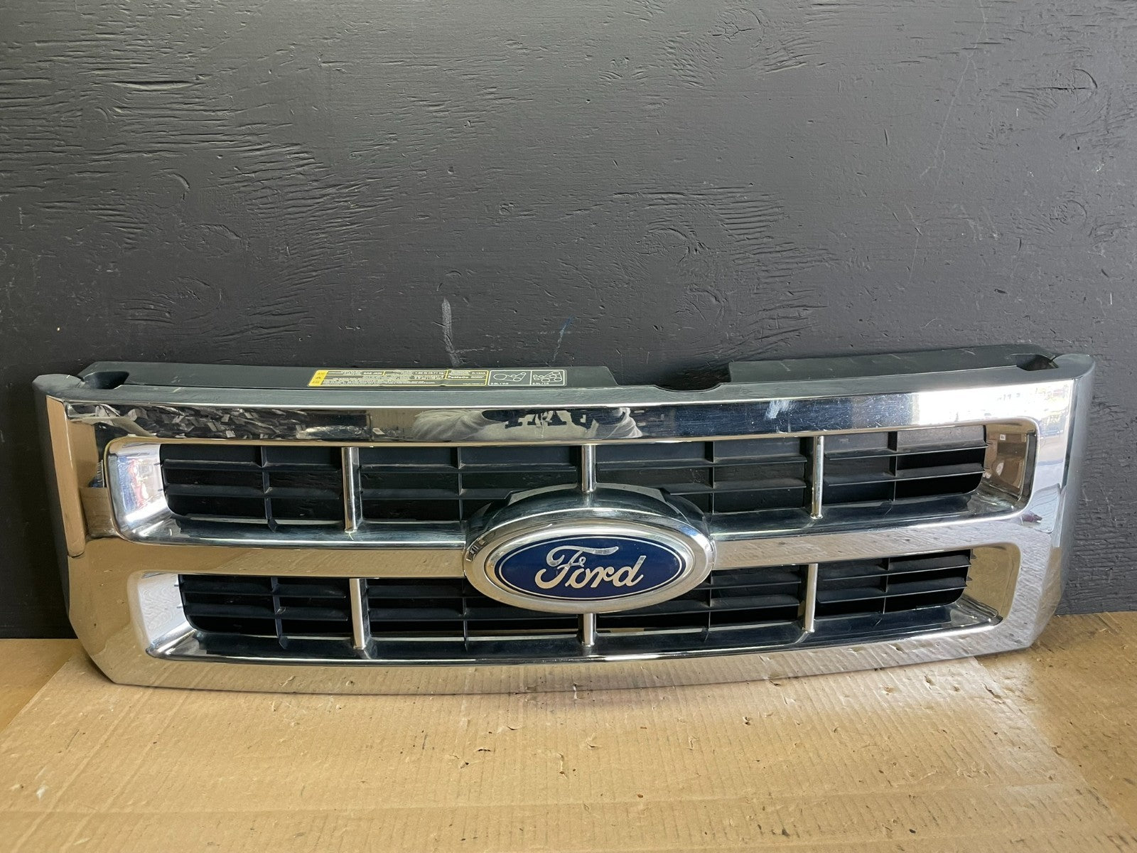 2008 to 2012 Ford Escape Front Upper Grill Grille Oem AB7687 DG0