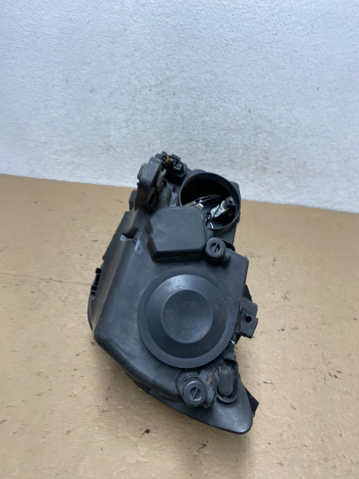 2009 to 2011 Volkswagen Tiguan Right Passenger Halogen Headlight AF5144 DW6