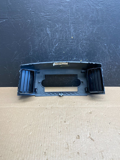 2005 - 2007 Jeep Grand Cherokee Center Dash Radio Bezel Trim ac6451 DG5