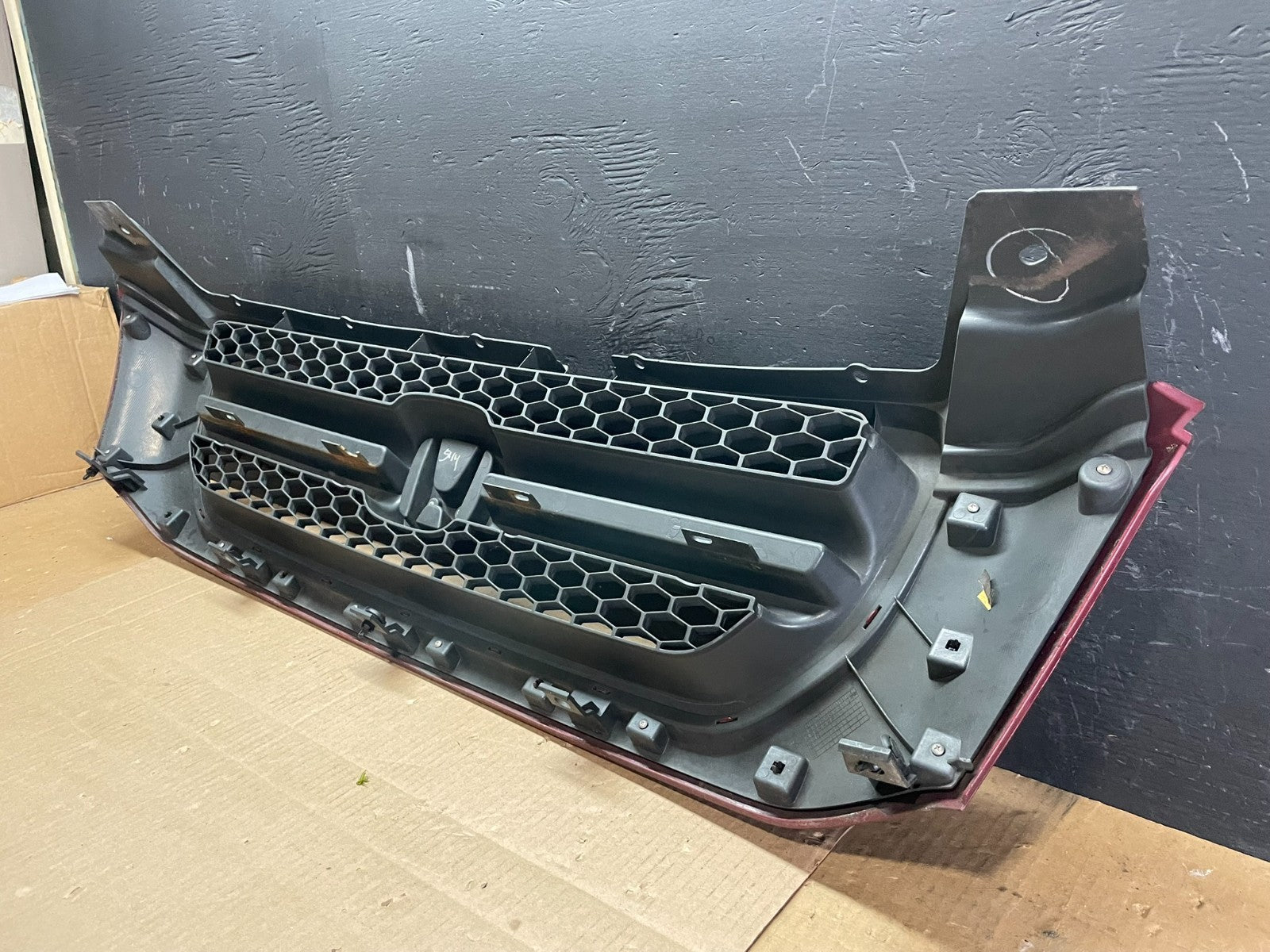 2003 2004 2005 Honda Pilot Front Upper Grill Grille AB7630 DG5