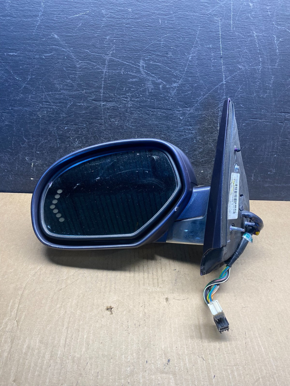 2007 - 2014 Cadillac Escalade Left Driver Door Mirror Turn Signal AG7132 DW8