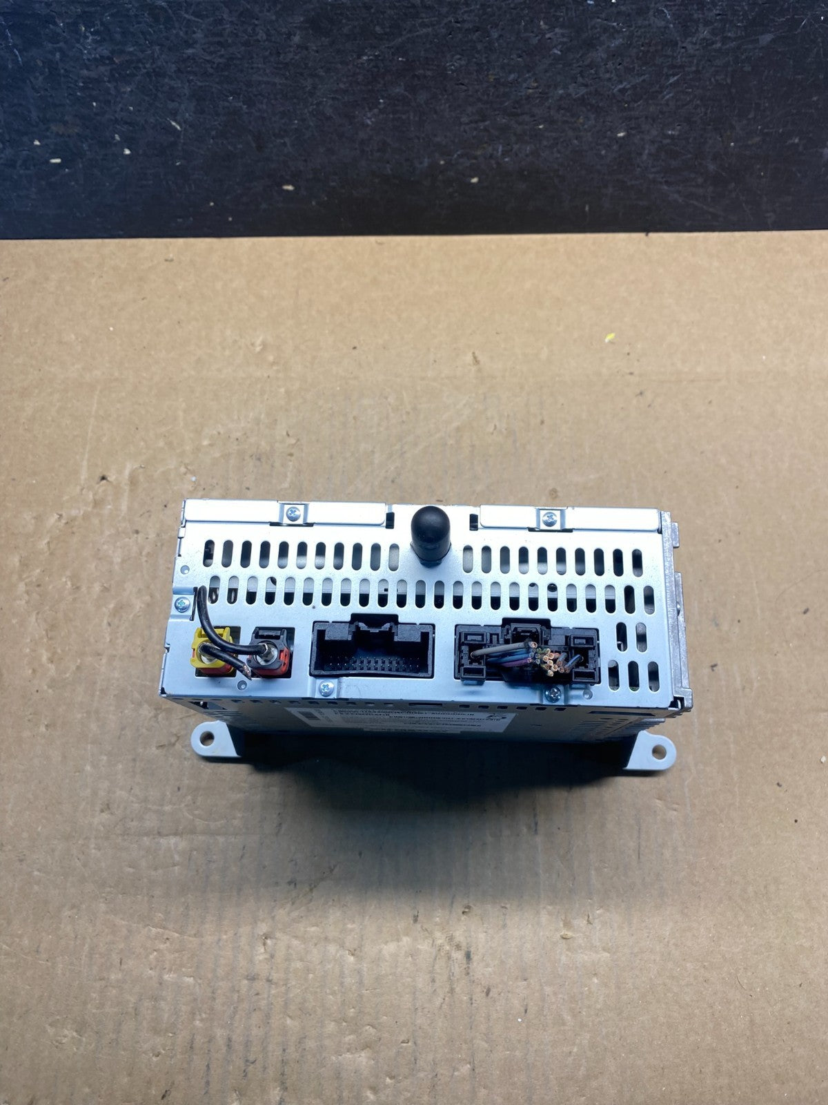 2011 to 2013 Ford Explorer Audio Equipment Radio Receiver AM FM CD ag7409 DG5