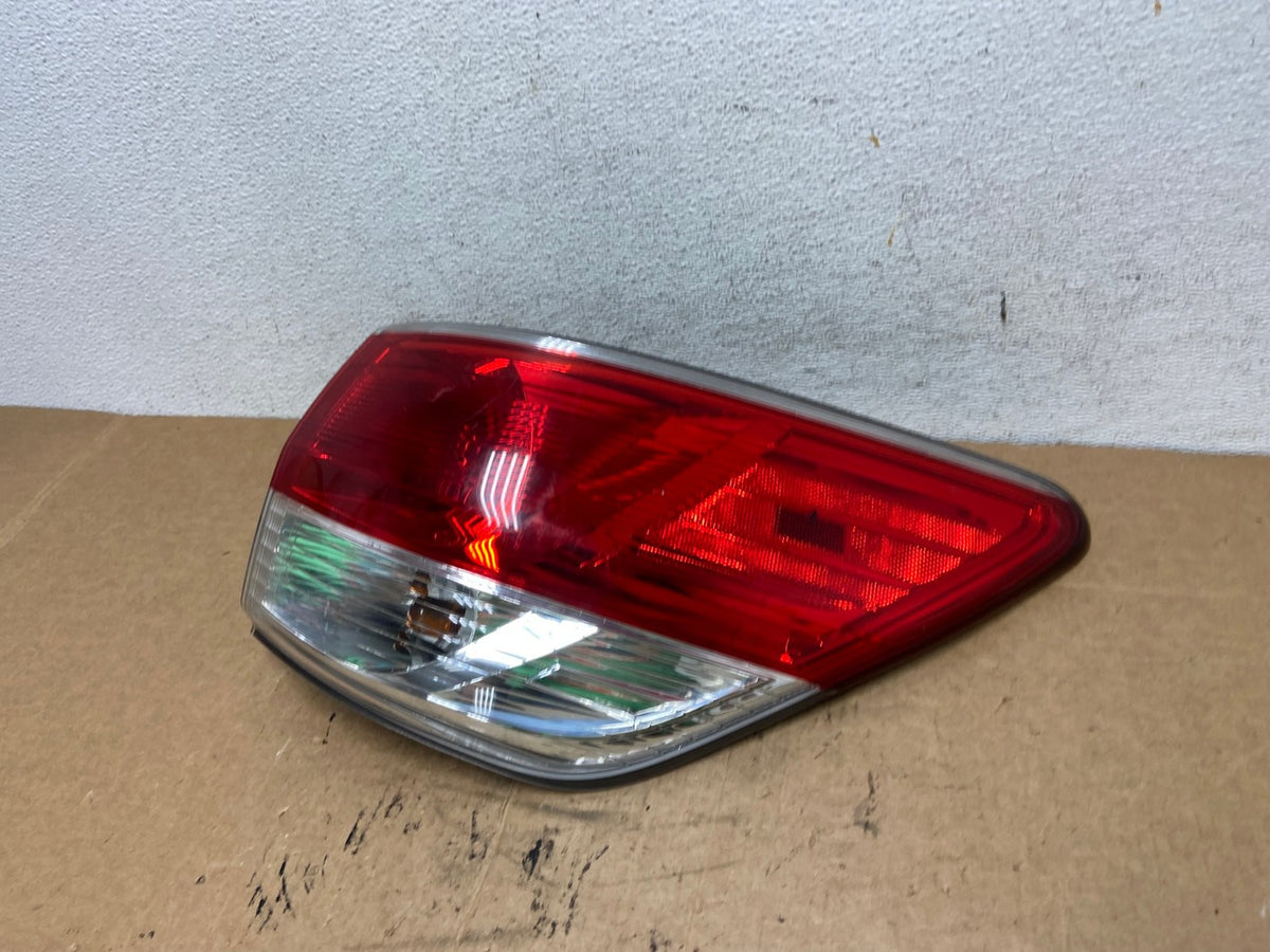 2013 to 2016 Nissan Pathfinder Passenger Right Side Tail Light AD6374 LK1