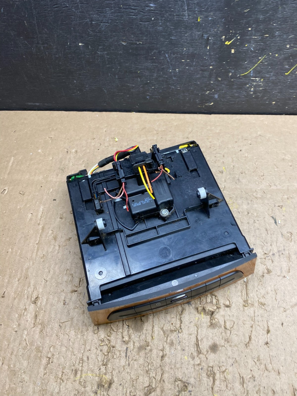 2006-2011 Mercedes W211 E350 E500 Center Console Switch Control Unit T8611 DG5