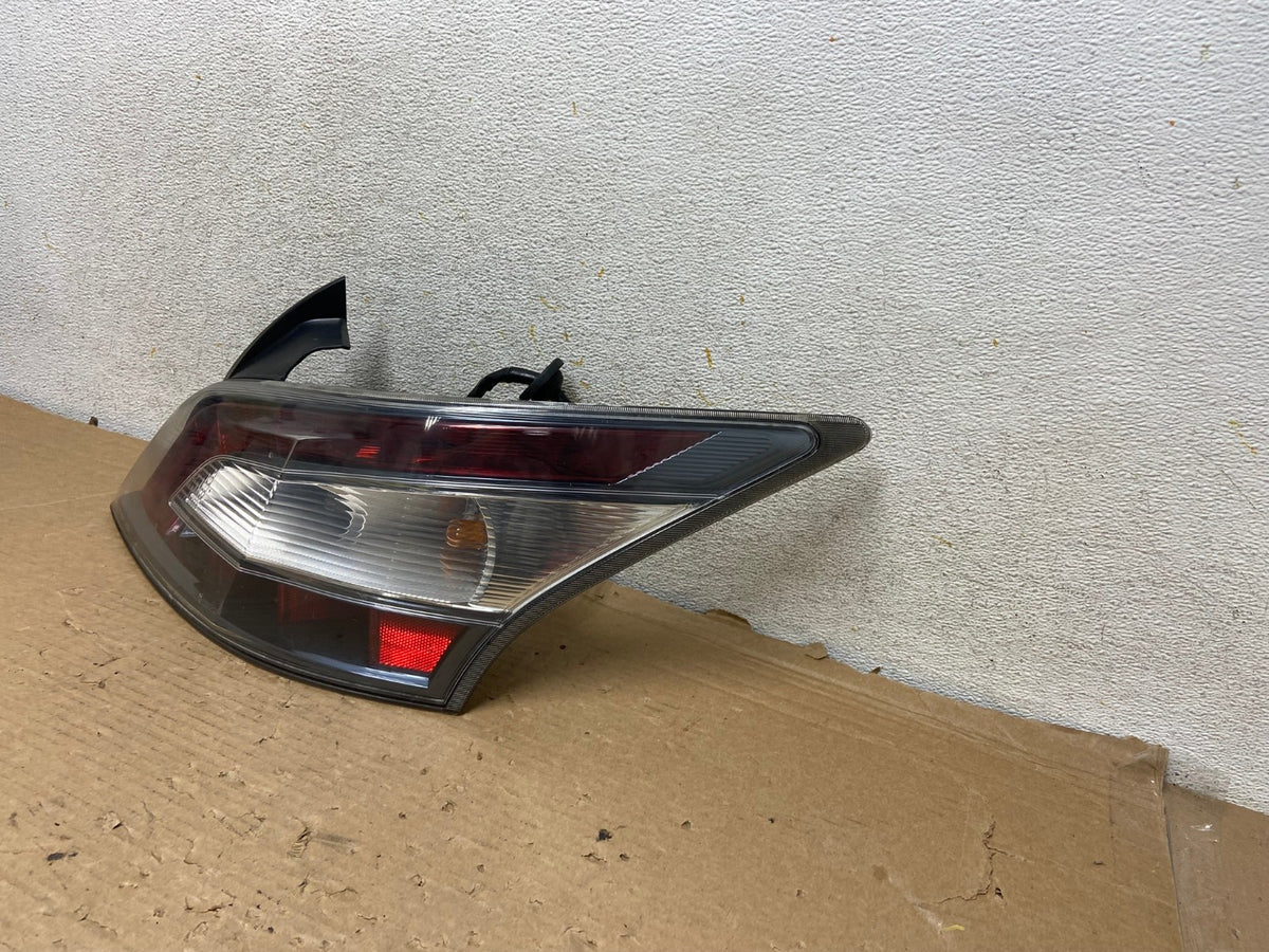 2012 2013 2014 Nissan Maxima Right Passenger Rh Side Tail light AH8867 LK2