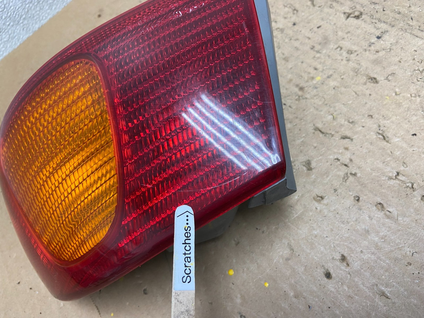 1998 1999 2000 Toyota Corolla Right Passenger Side Tail light OEM Z9239 DW3