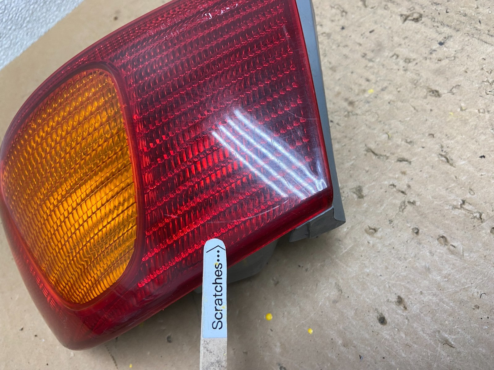 1998 1999 2000 Toyota Corolla Right Passenger Side Tail light OEM Z9239 DW3