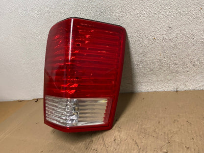2007 2008 2009 Chrysler Aspen Tail Light Right Passenger Rh Side AG8083 LK2