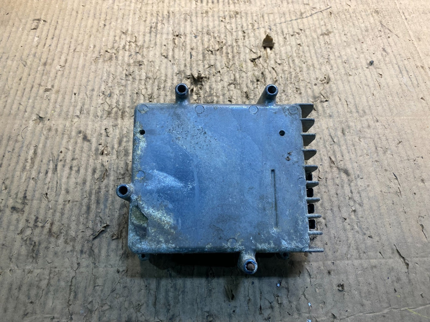 1993 to 1995 Chrysler Voyager 4686914 tcm transmission computer Y1481 PS3