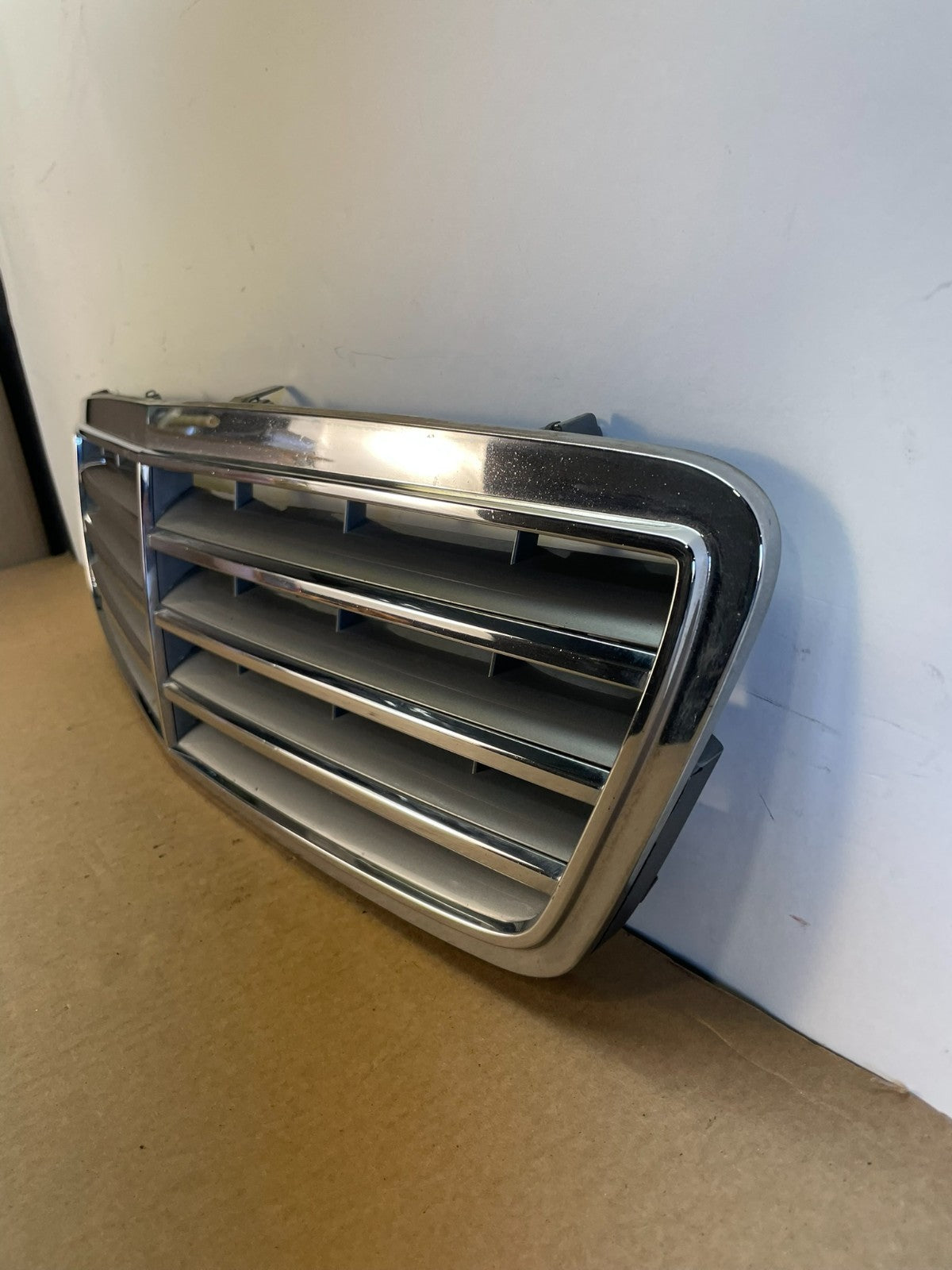 2005-2007 Mercedes W203 C230 C320 C350 Front Upper Grill Grille AH0327 DG1