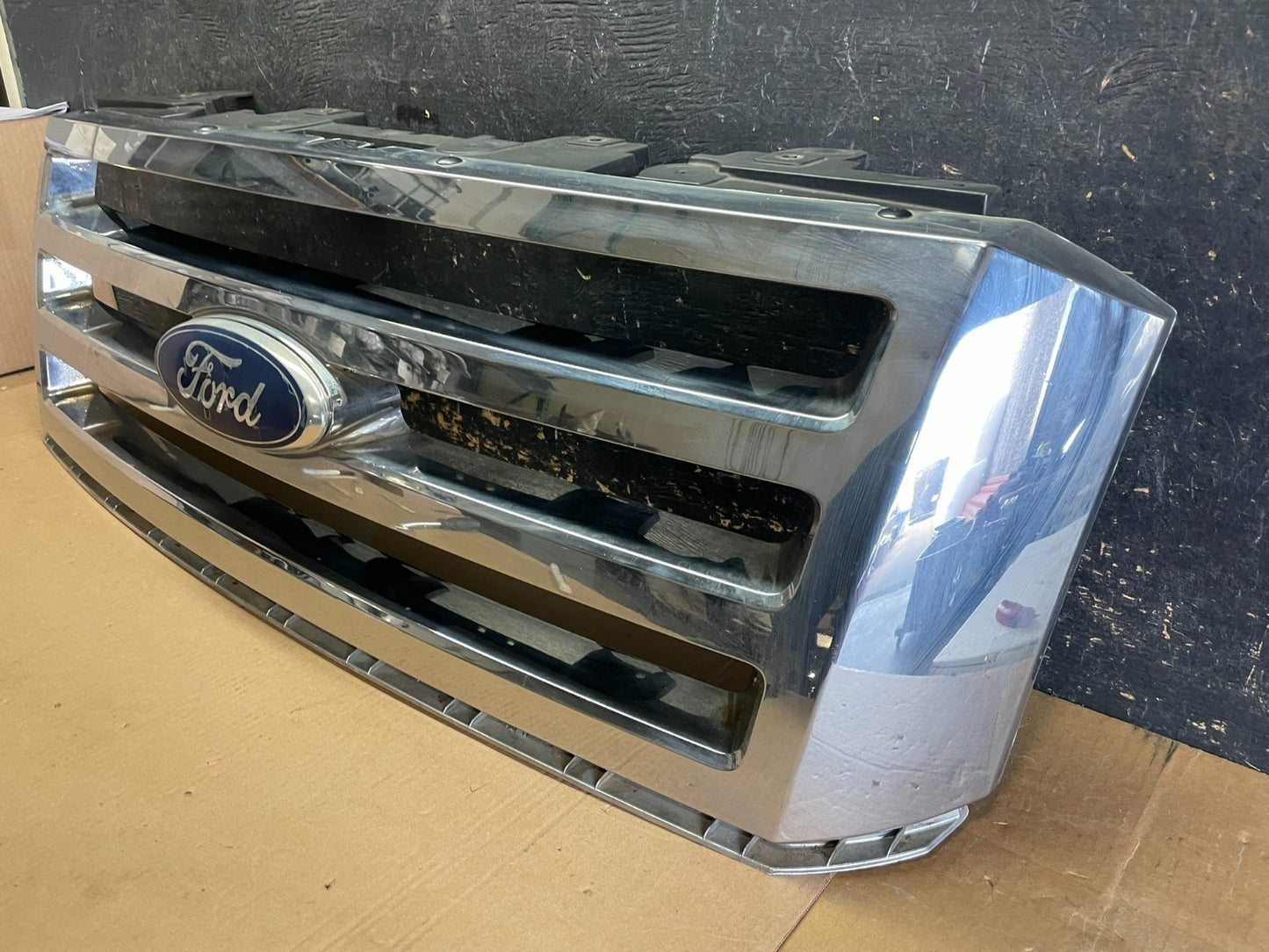 2007 to 2014 Ford Expedition Front Upper Chrome Grill Grille Oem aa6797 DG2