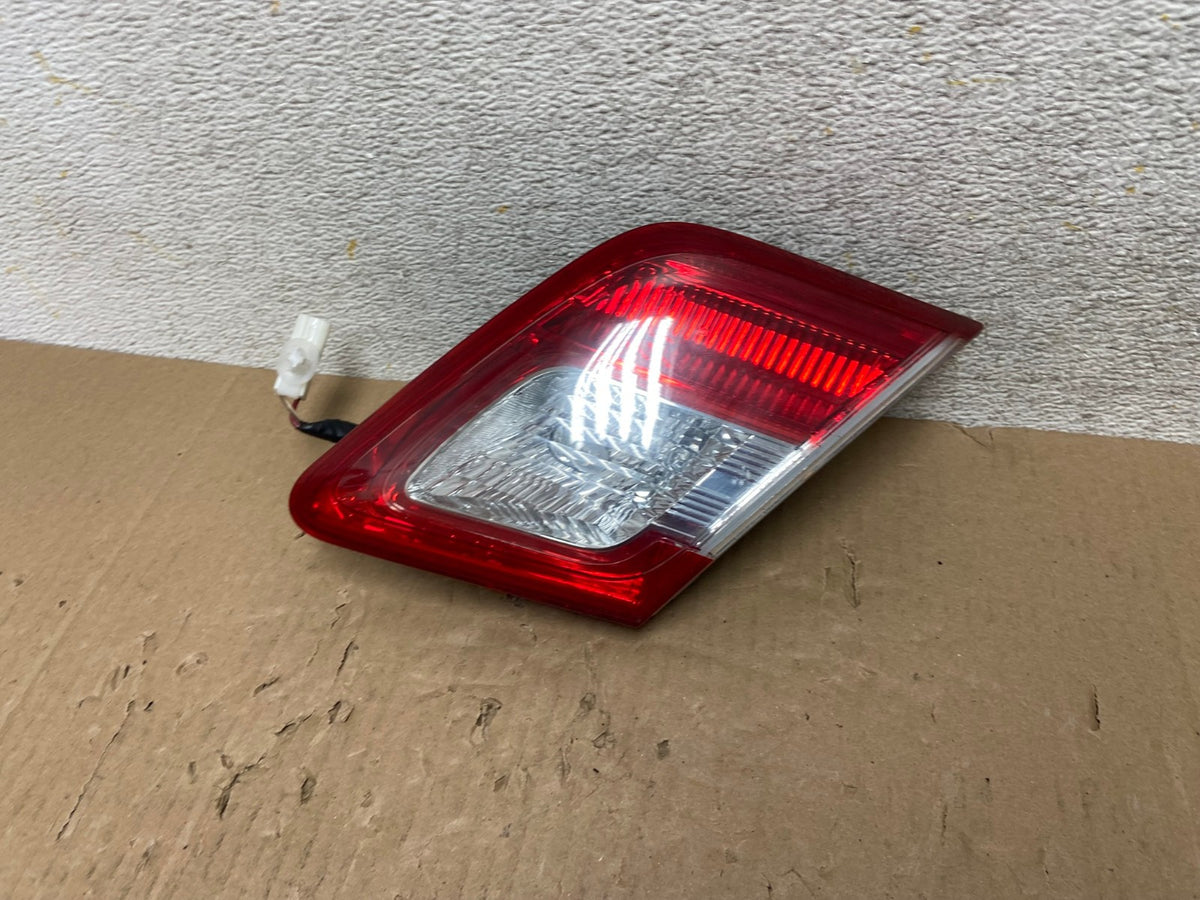 2010 - 2011 Toyota Camry Right Passenger RH Side Inner Tail Light AI1286 LK1